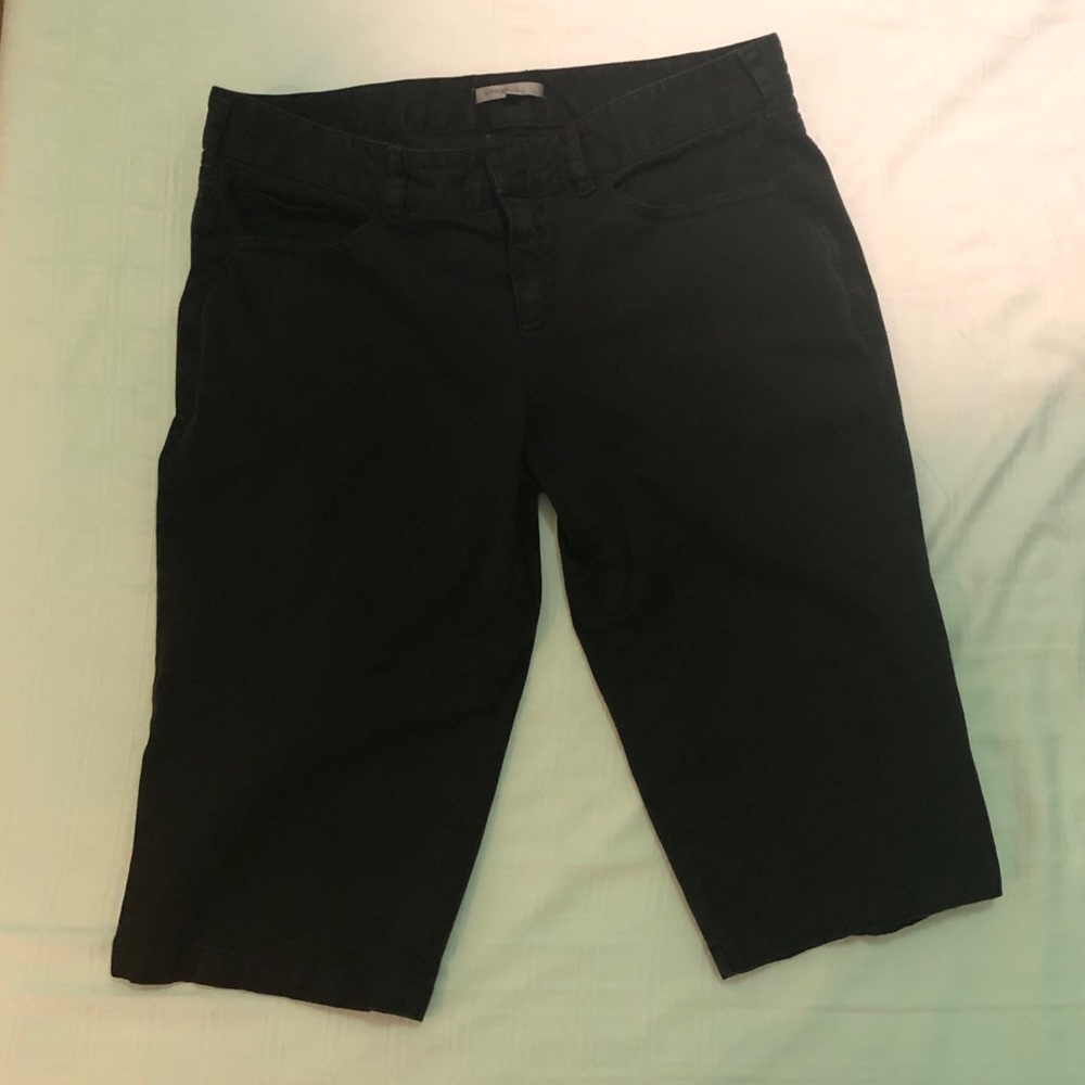 Vince black shorts very mod size 10